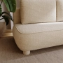 Sofa dwuosobowa okrągłe poduszki Toby tkanina boucle